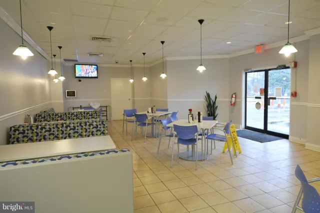 $2,100 | 307 Yoakum Parkway, Unit 615, Alexandria, VA 22304