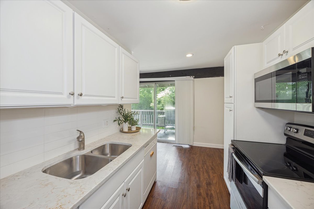 1607 Maple Terrace, Unit 2C Lisle, IL 60532 - Photo 9 of 18