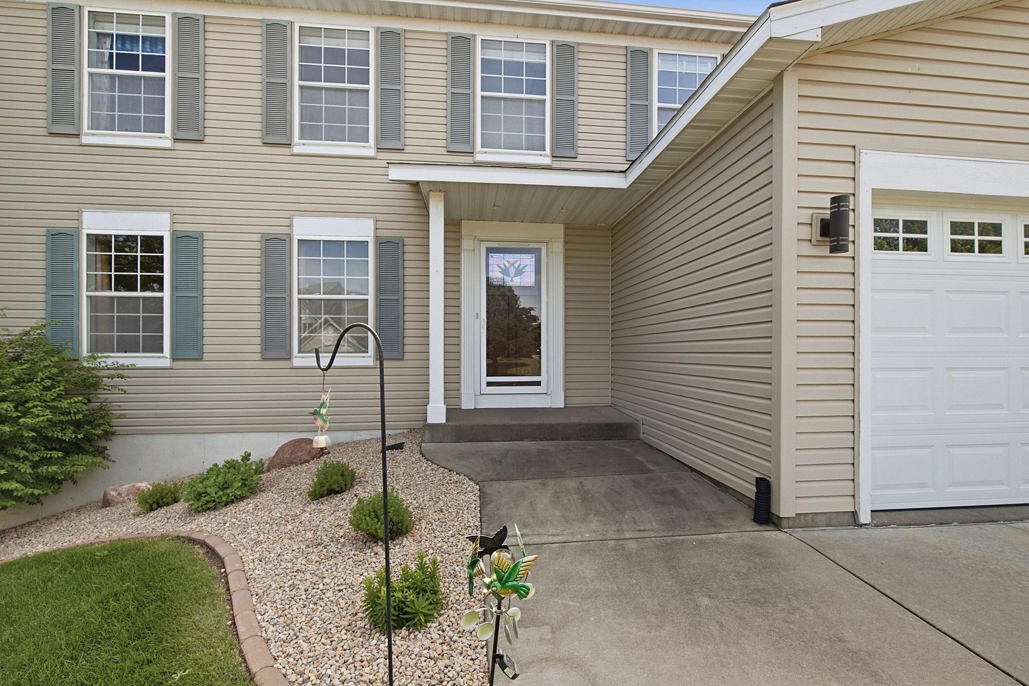 4918 Rusten Road Eagan, MN 55122 - Photo 3 of 58