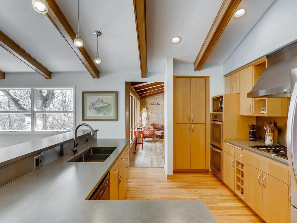 15657 Woodgate Road South Minnetonka, MN 55345 - Photo 11 of 34