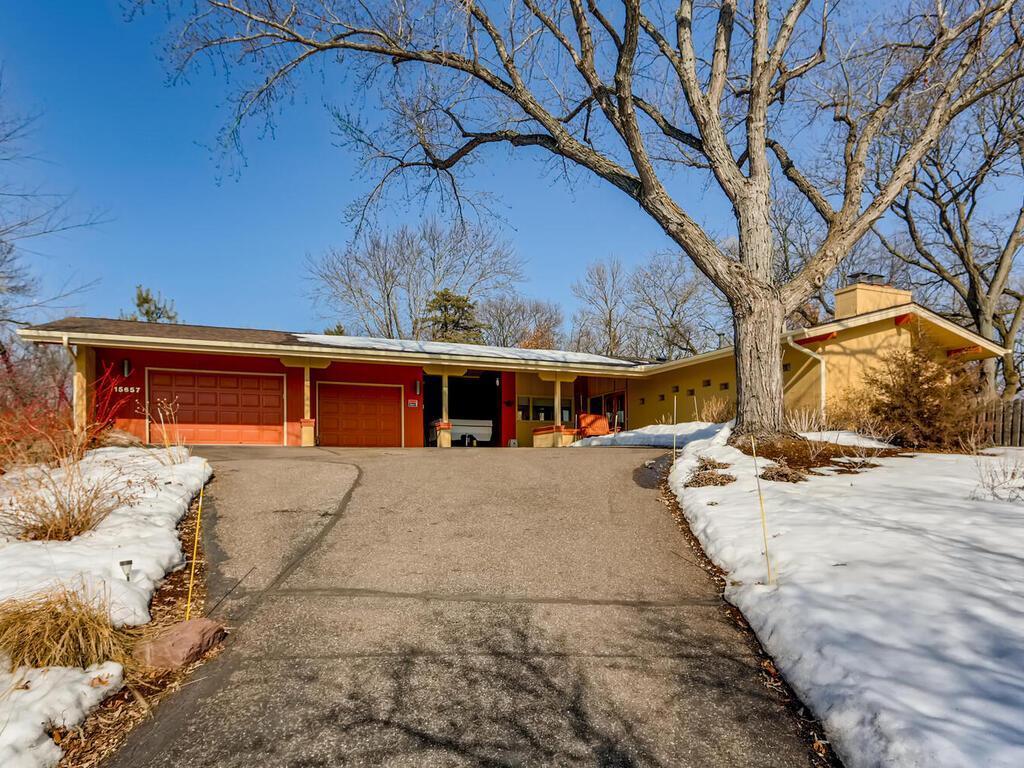 15657 Woodgate Road South Minnetonka, MN 55345 - Photo 6 of 34