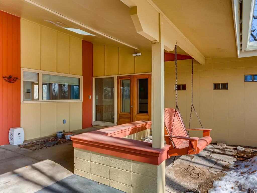 15657 Woodgate Road South Minnetonka, MN 55345 - Photo 7 of 34