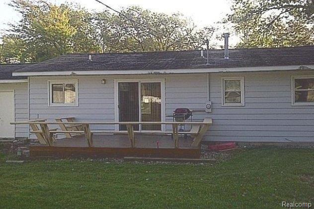 7126 Notre Dame Road Caseville, MI 48725 - Photo 7 of 7 38071247 Rear view.jpg