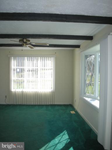 8531 Neck Road Williamsport, MD 21795 - Photo 12 of 30 Living Room