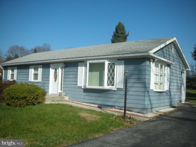 8531 Neck Road Williamsport, MD 21795 - Photo 3 of 30 Exterior (Front)