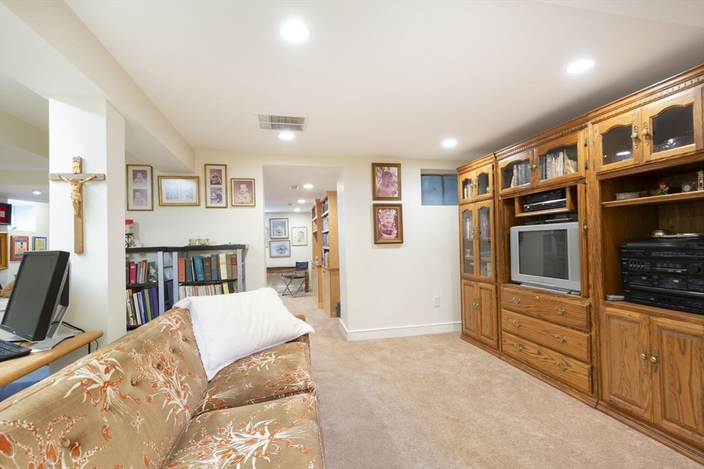 93 Winfield Road Holden, MA 01520 - Photo 29 of 40 Gallery Image 29