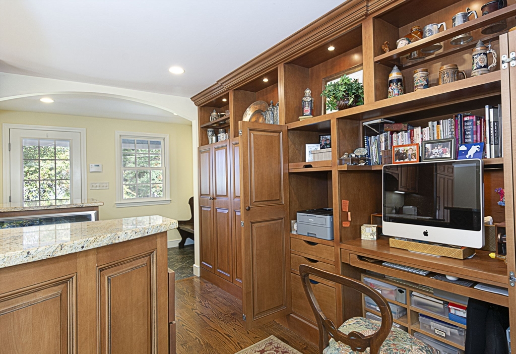 93 Winfield Road Holden, MA 01520 - Photo 8 of 40 Gallery Image 8