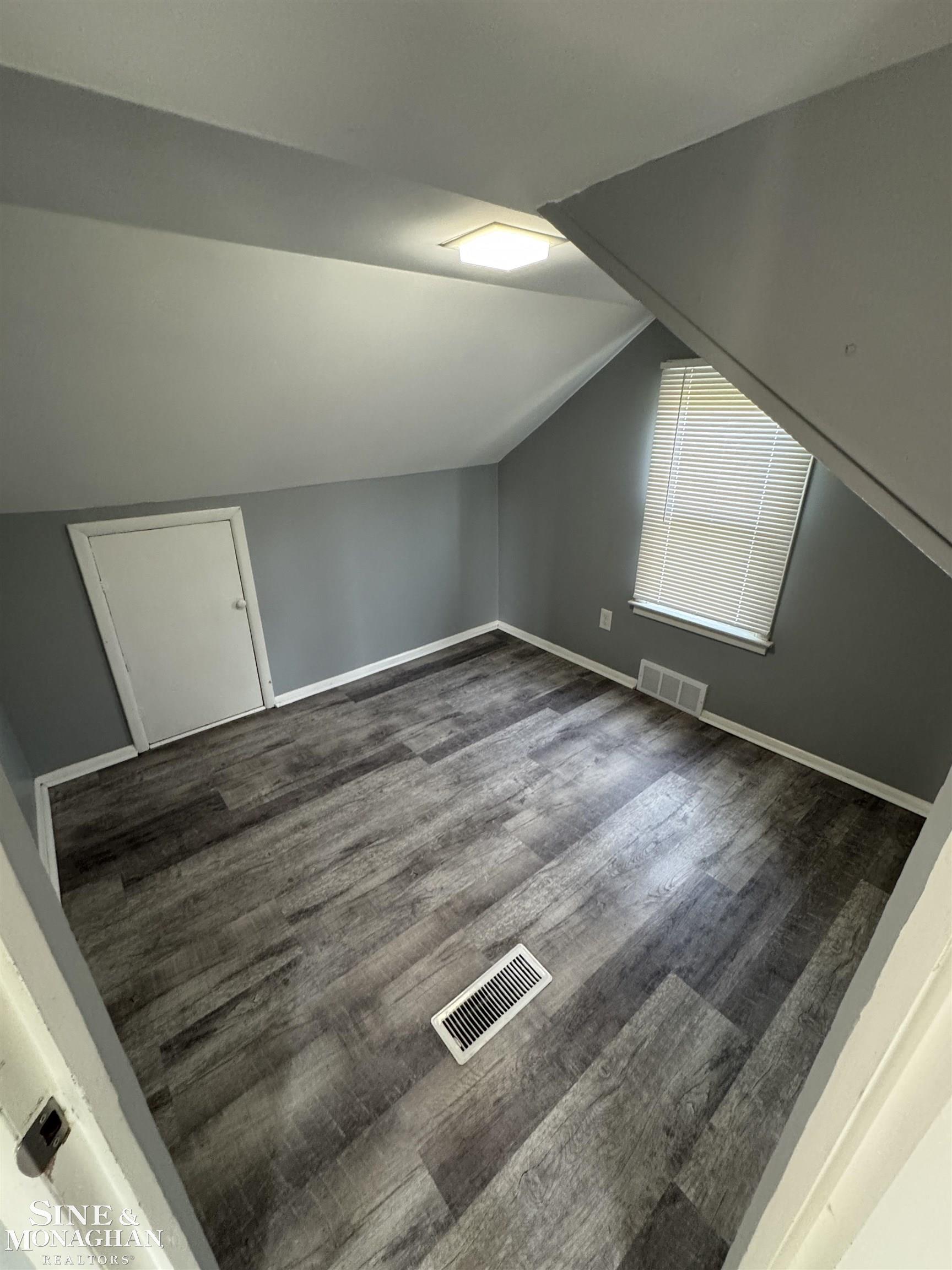 16454 East 10 Mile Road Eastpointe, MI 48021 - Photo 19 of 36 50184014-16cd58a6-b230-451e-ad44-bdf4d4d7c92b.JPG