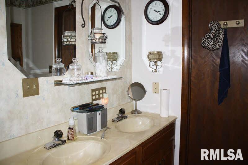 8103 Forbes Road Kinmundy, IL 62854 - Photo 14 of 23