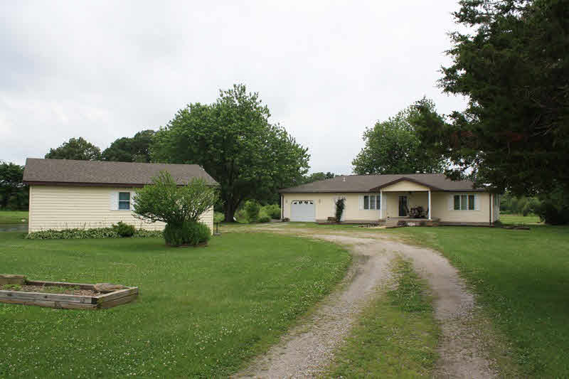 8103 Forbes Road Kinmundy, IL 62854 - Photo 17 of 23