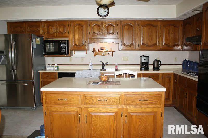 8103 Forbes Road Kinmundy, IL 62854 - Photo 5 of 23