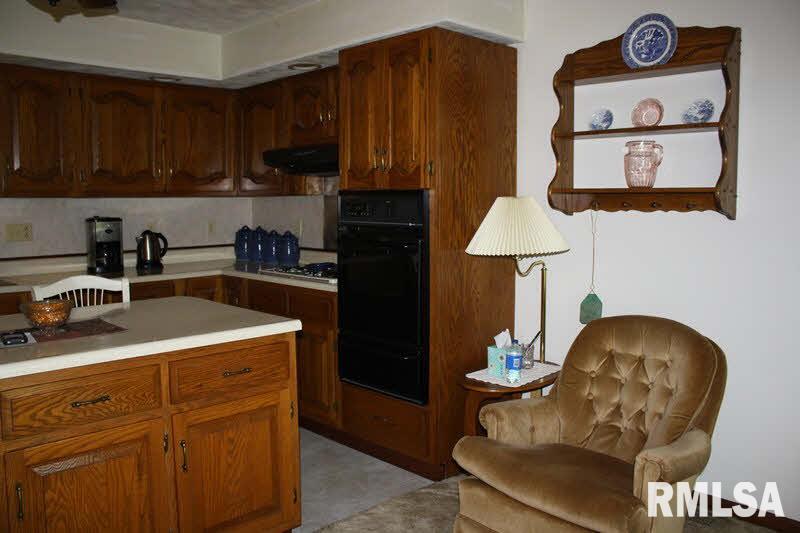 8103 Forbes Road Kinmundy, IL 62854 - Photo 6 of 23