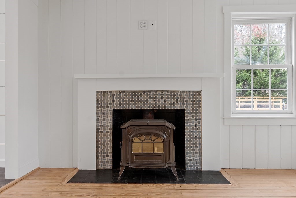 43 Horse Pond Road Shirley, MA 01464 - Photo 11 of 41