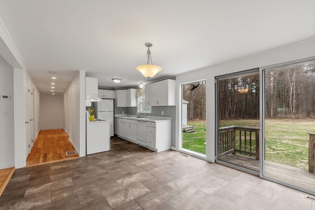 43 Horse Pond Road Shirley, MA 01464 - Photo 3 of 41