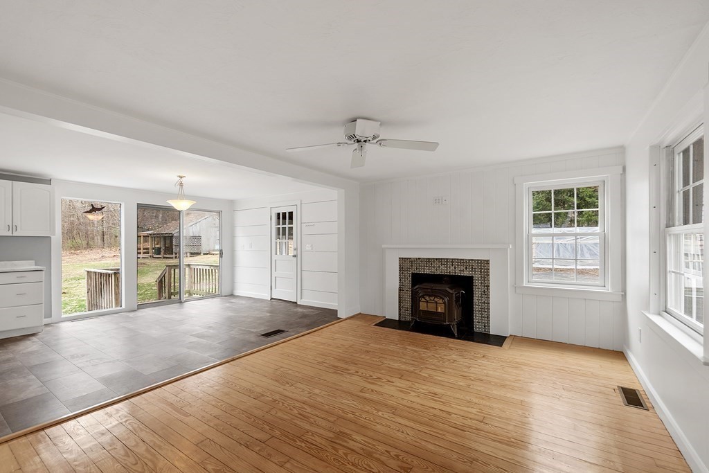 43 Horse Pond Road Shirley, MA 01464 - Photo 9 of 41