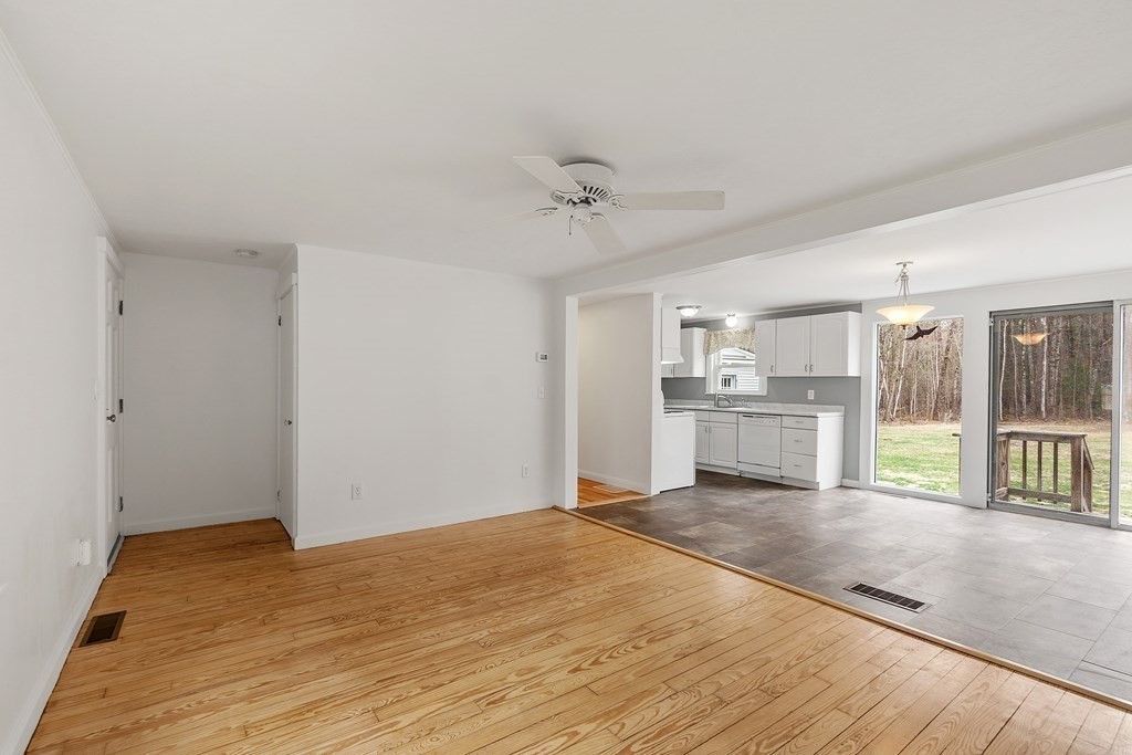 43 Horse Pond Road Shirley, MA 01464 - Photo 10 of 41
