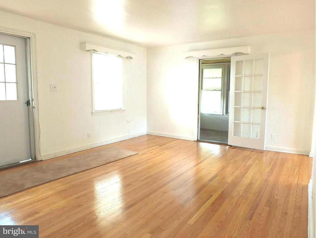 3807 Delano Street Silver Spring, MD 20902 - Photo 4 of 25 Living Room