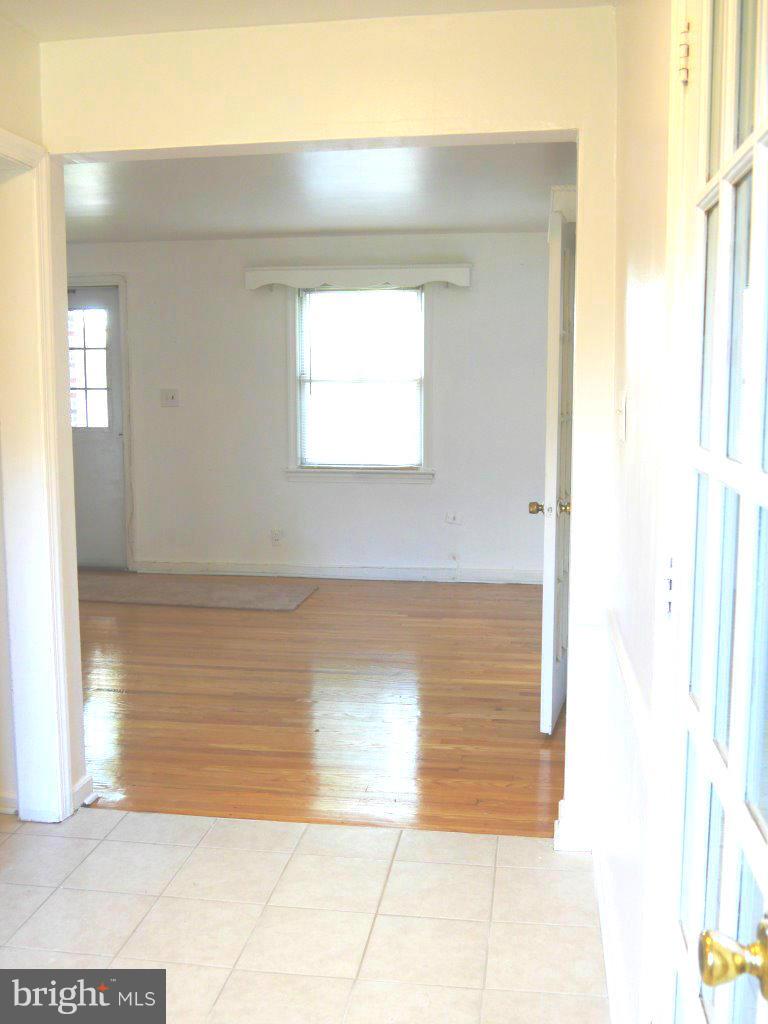 3807 Delano Street Silver Spring, MD 20902 - Photo 6 of 25 Living Room