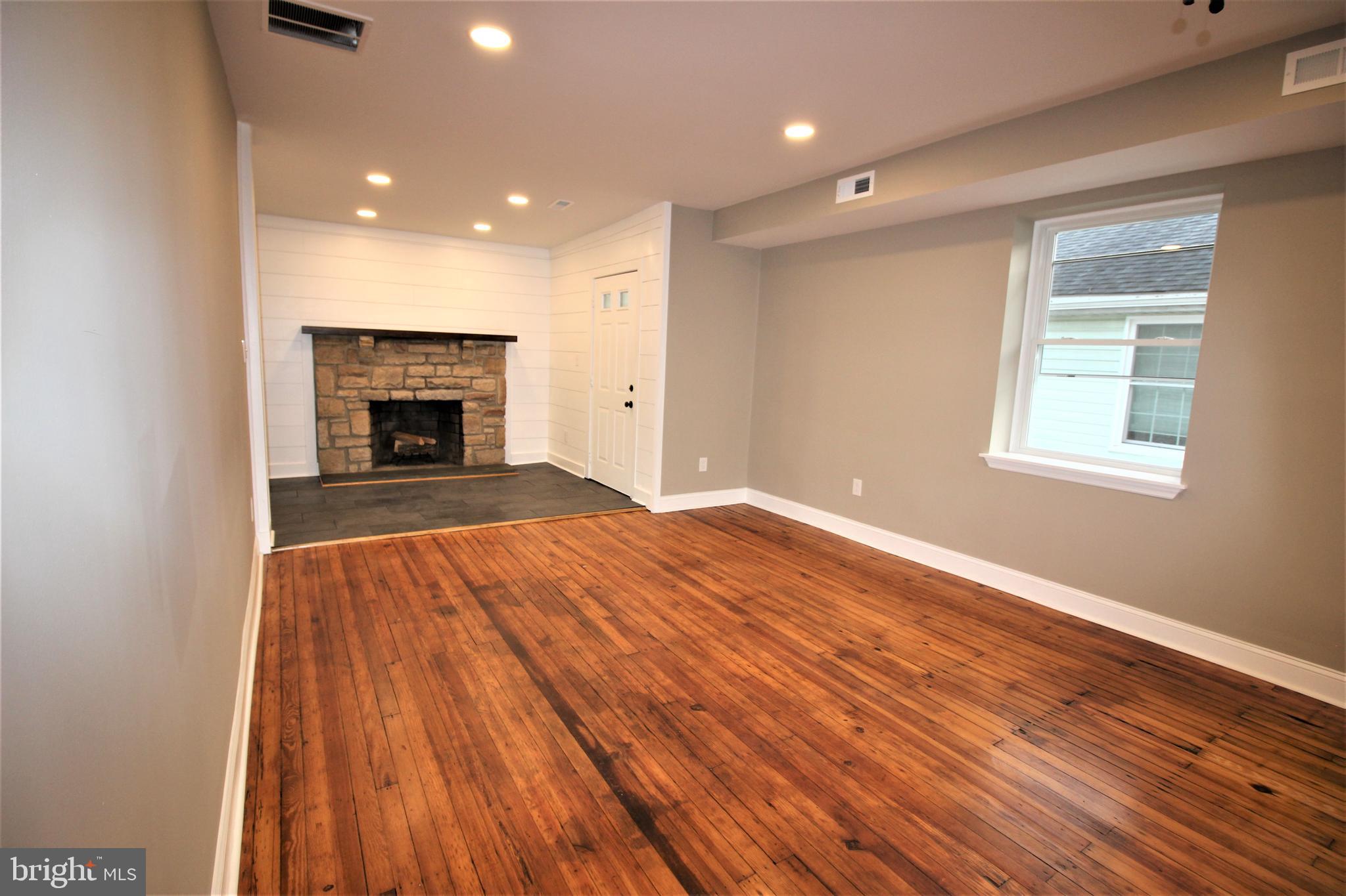 548 Kansas Road Warrington, PA 18976 - Photo 3 of 36 Gallery Image 3