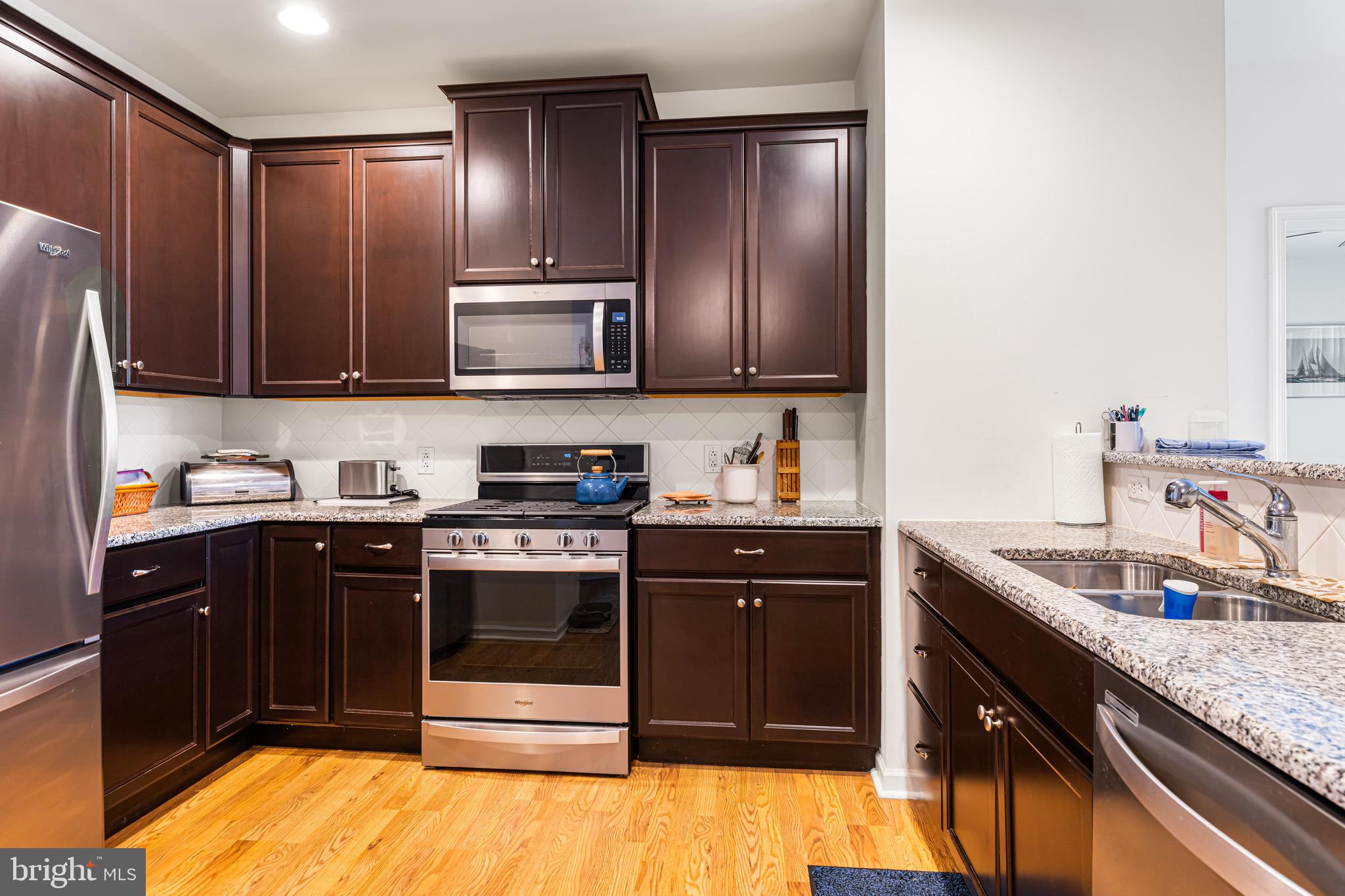 264 Carson Terrace Huntingdon Valley, PA 19006 - Photo 5 of 18 Kitchen