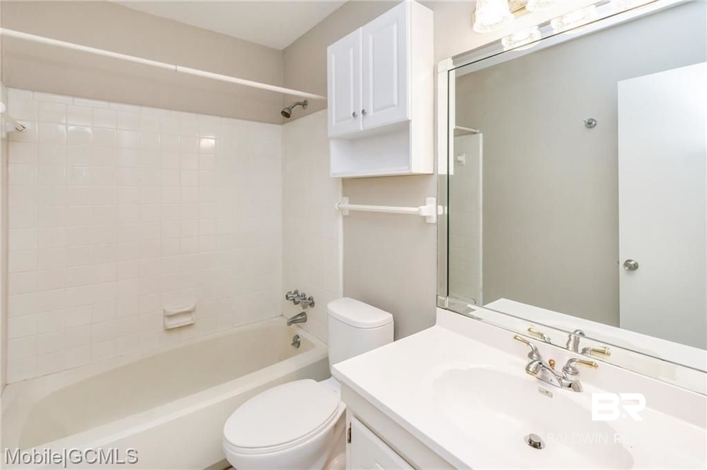 5736 Green Tree Road Mobile, AL 36609 - Photo 13 of 32