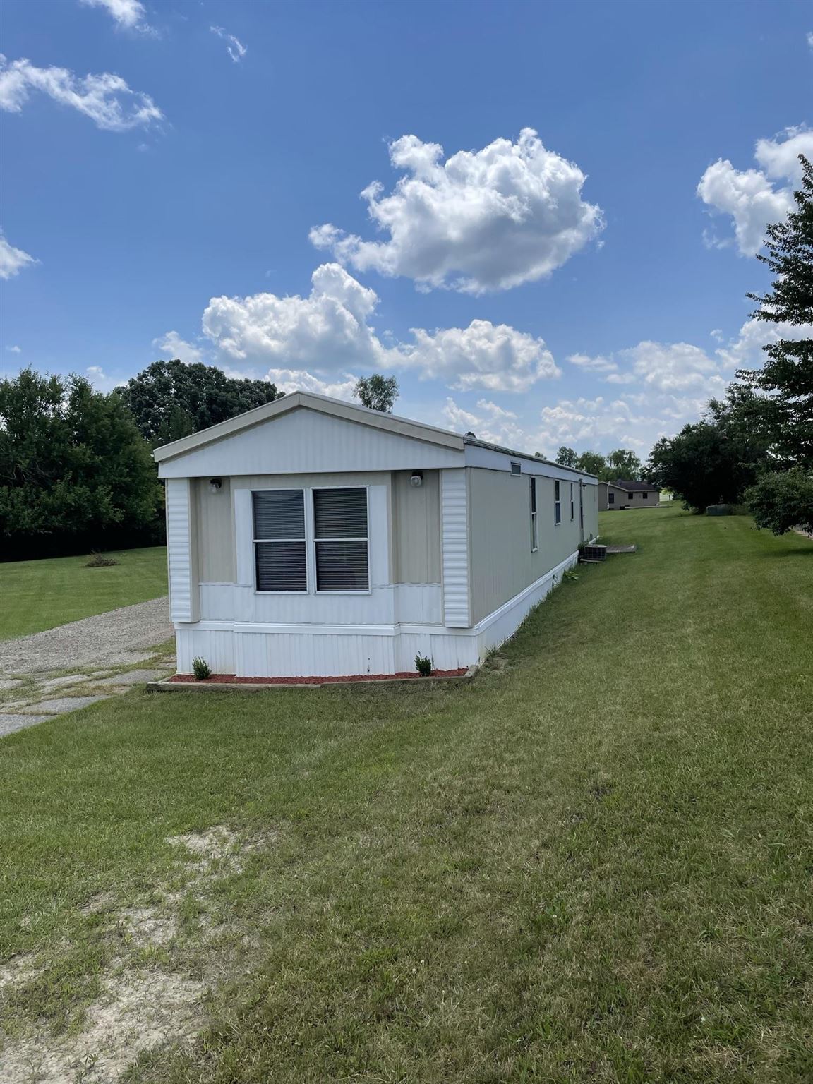 8431 West N County Line Road Churubusco, IN 46723 - Photo 6 of 25 Gallery Image 6