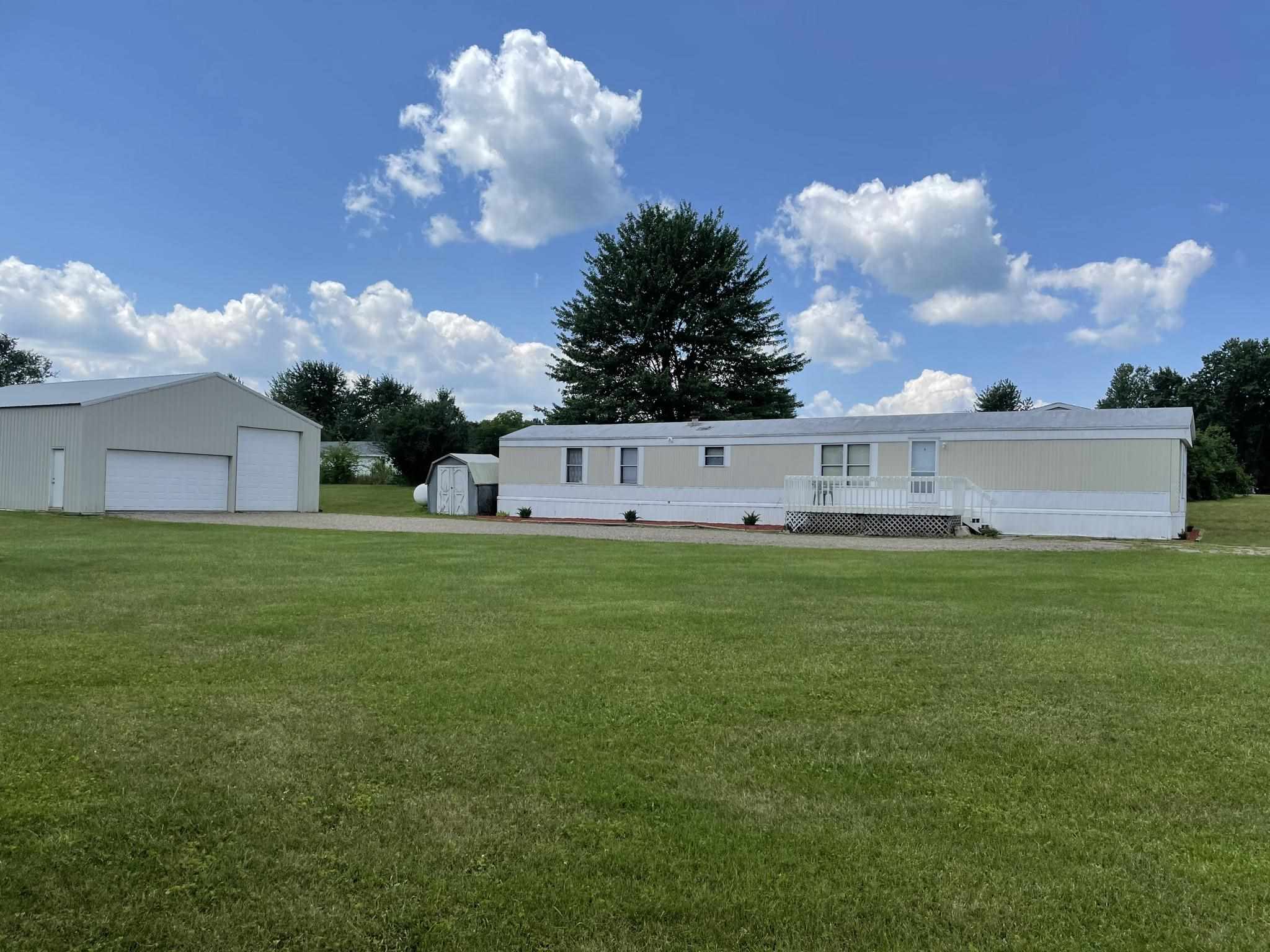 8431 West N County Line Road Churubusco, IN 46723 - Photo 7 of 25 Gallery Image 7