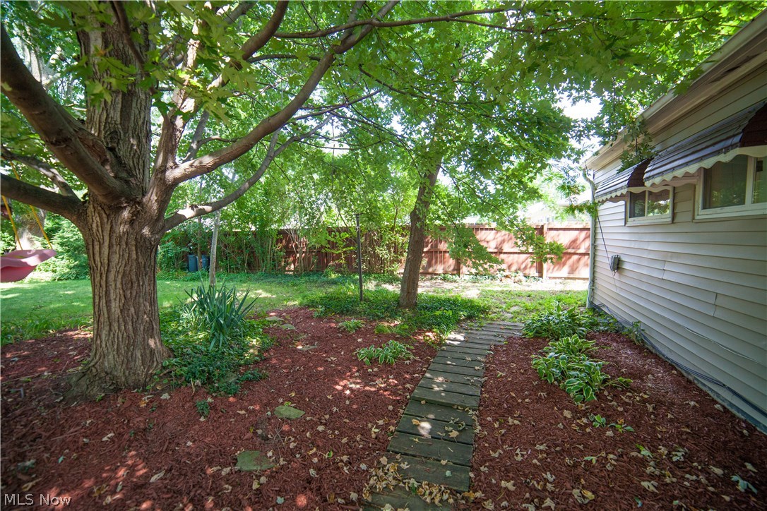 9364 Newkirk Drive Parma Heights, OH 44130 - Photo 9 of 14