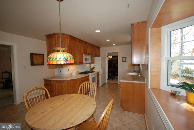 6103 Roxbury Avenue Springfield, VA 22152 - Photo 13 of 26 Kitchen