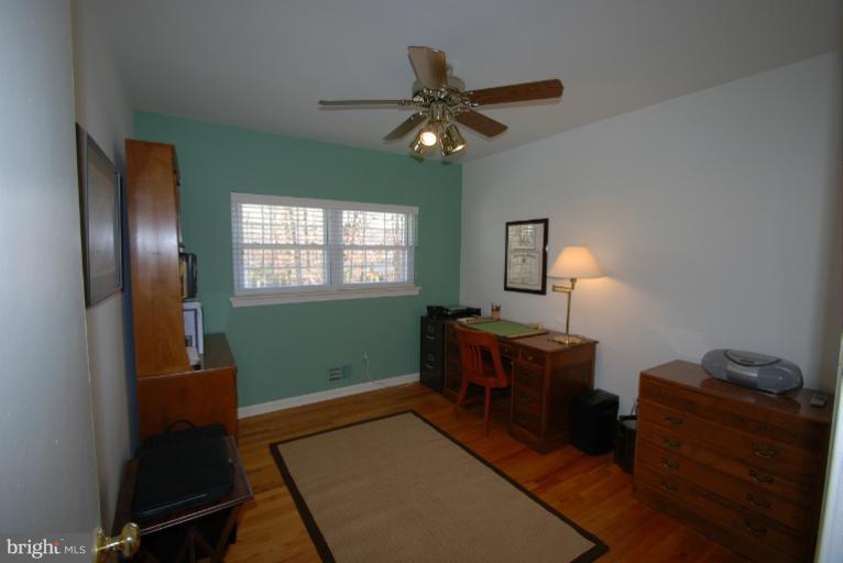 6103 Roxbury Avenue Springfield, VA 22152 - Photo 17 of 26 Bedroom