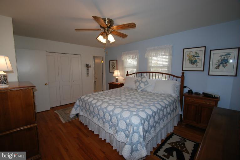 6103 Roxbury Avenue Springfield, VA 22152 - Photo 5 of 26 Bedroom (Master)