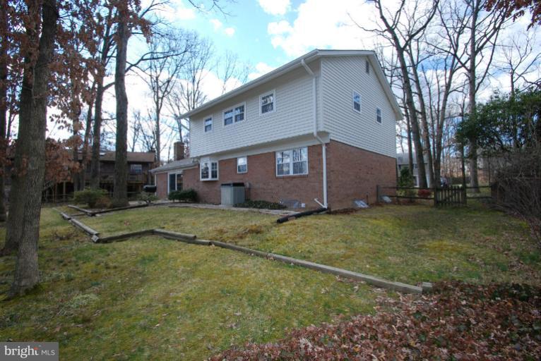 6103 Roxbury Avenue Springfield, VA 22152 - Photo 6 of 26 Exterior (Rear)