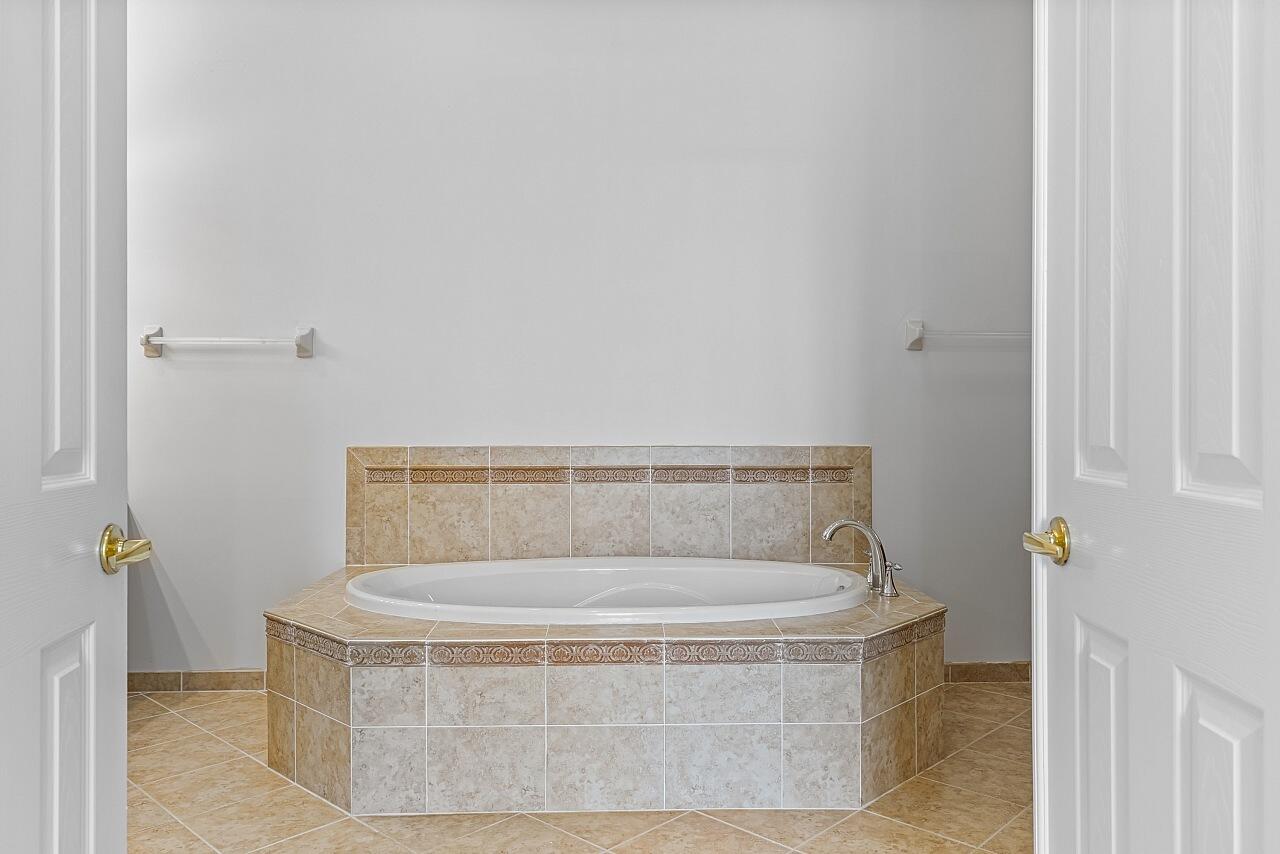 9724 Via Grandezza West Wellington, FL 33411 - Photo 32 of 56 9724-Via-Grandezza-W-HigMedia-032-1280