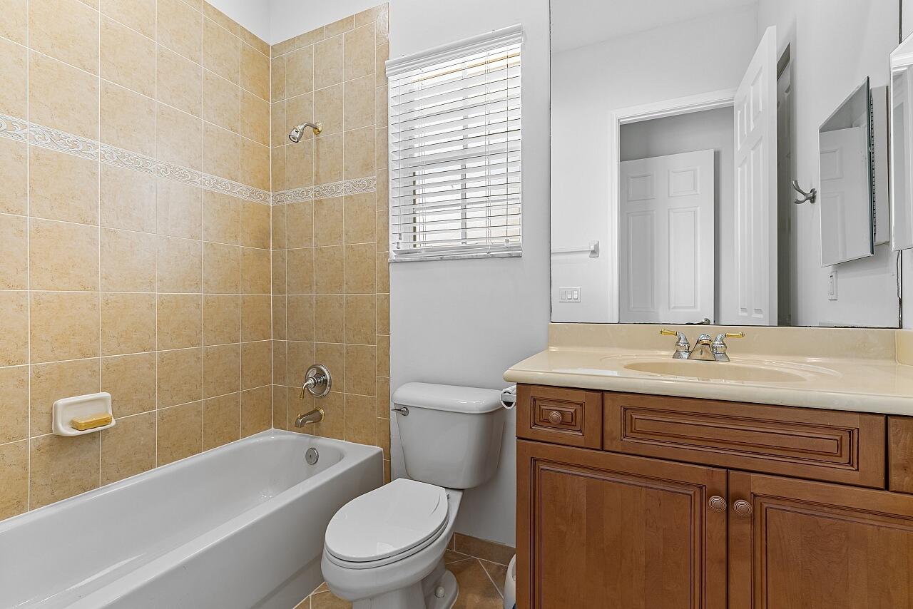 9724 Via Grandezza West Wellington, FL 33411 - Photo 40 of 56 9724-Via-Grandezza-W-HigMedia-040-1280