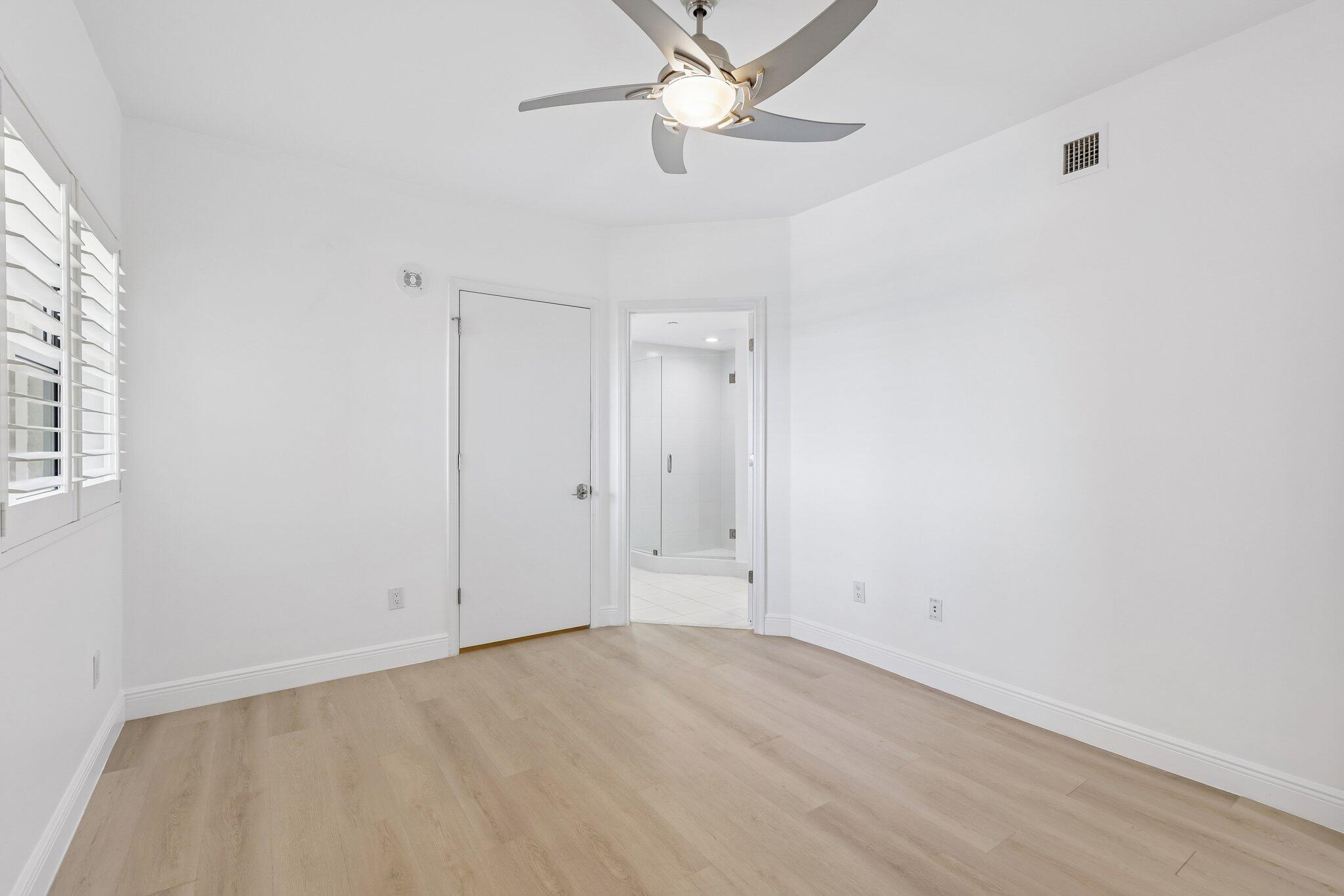 2650 Lake Shore Drive, Unit 1202 Riviera Beach, FL 33404 - Photo 10 of 51 17-web-or-mls-Lake Shore Dr 1202-S0705-0