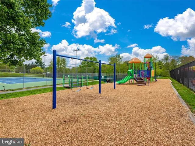 $2,985 | 20105 Waringwood Way, Gaithersburg, MD 20886