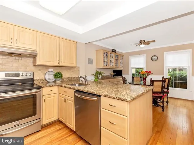 $2,985 | 20105 Waringwood Way, Gaithersburg, MD 20886