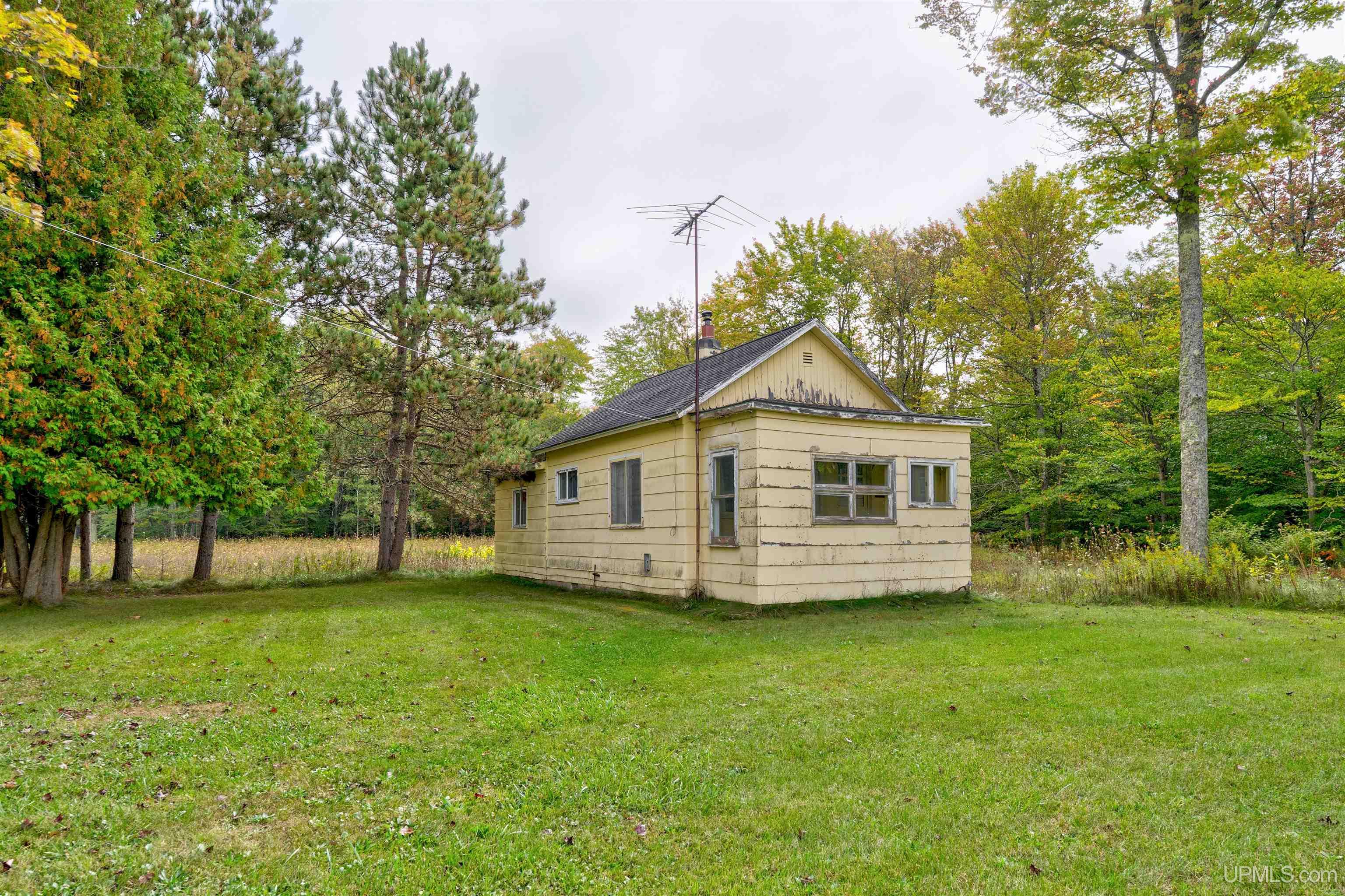 698 River Road Manistique, MI 49854 - Photo 24 of 33 Gallery Image 24