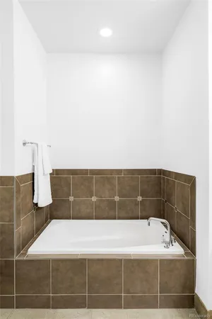 $340,000 | 2958 Syracuse Street, Unit 406, Denver, CO 80238