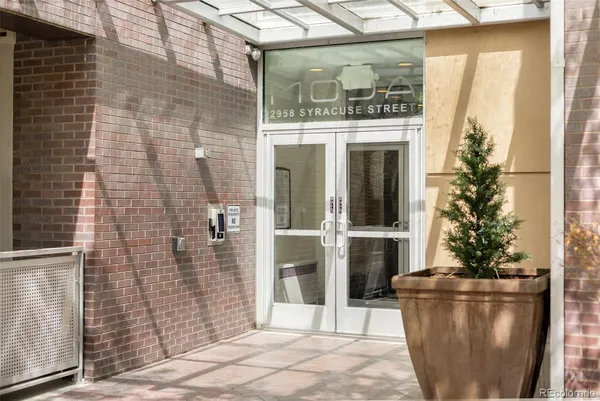 $340,000 | 2958 Syracuse Street, Unit 406, Denver, CO 80238