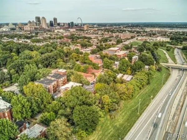 $1,350,000 | 1722-28 Waverly Place, St. Louis, MO 63104