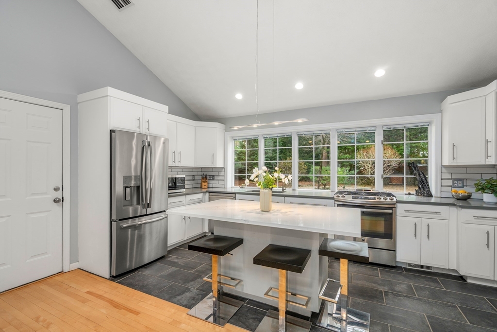 419 Concord Road Sudbury, MA 01776 - Photo 5 of 41