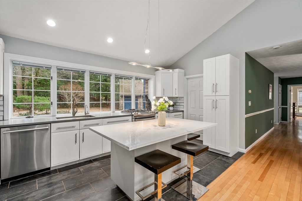 419 Concord Road Sudbury, MA 01776 - Photo 6 of 41