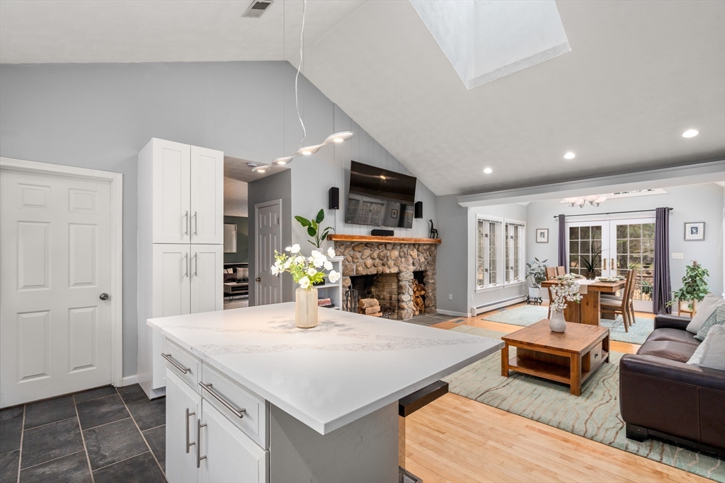 419 Concord Road Sudbury, MA 01776 - Photo 8 of 41