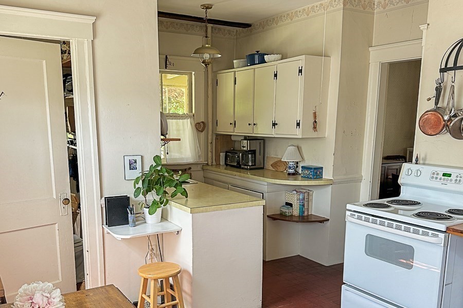 169 Whitmarsh Avenue Worcester, MA 01606 - Photo 17 of 40