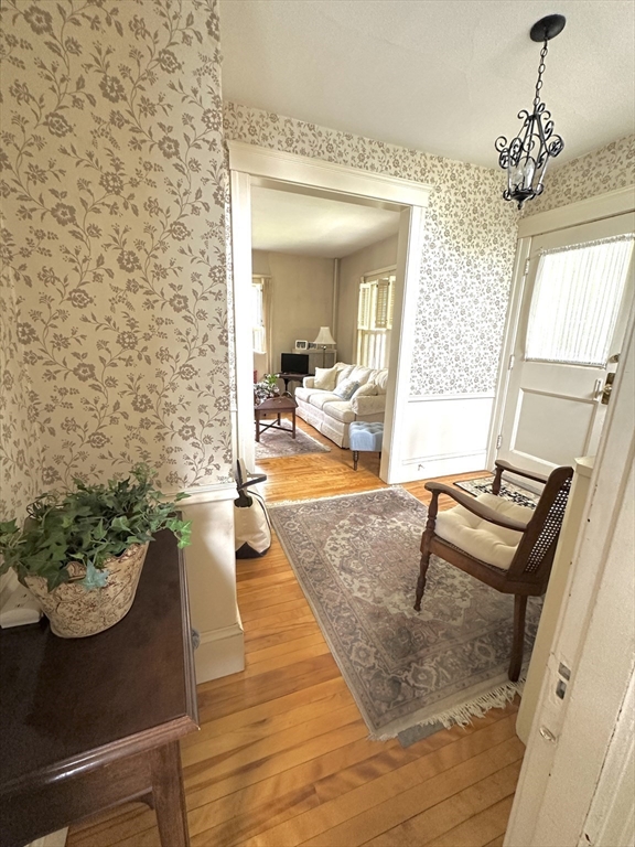 169 Whitmarsh Avenue Worcester, MA 01606 - Photo 22 of 40