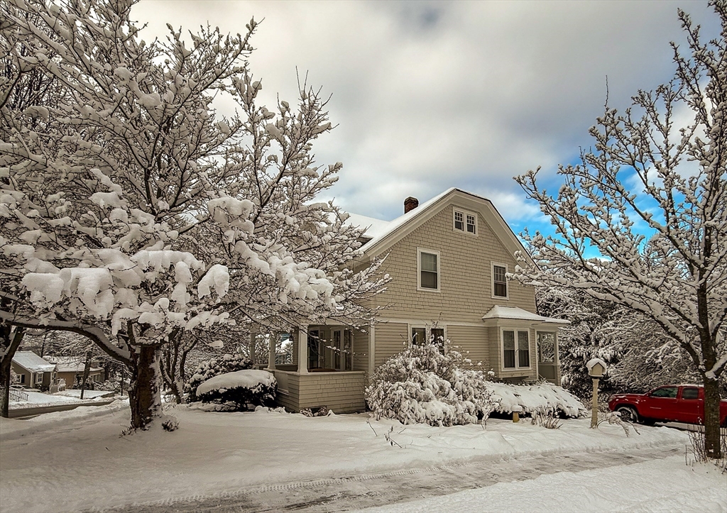 169 Whitmarsh Avenue Worcester, MA 01606 - Photo 5 of 40