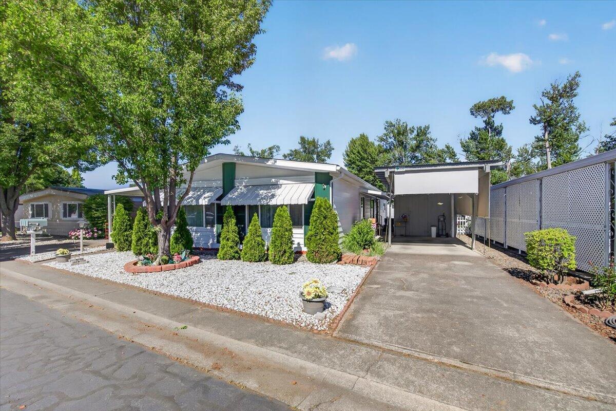 2252 Table Rock Road, Unit SPC 206 Medford, OR 97501 - Photo 22 of 33