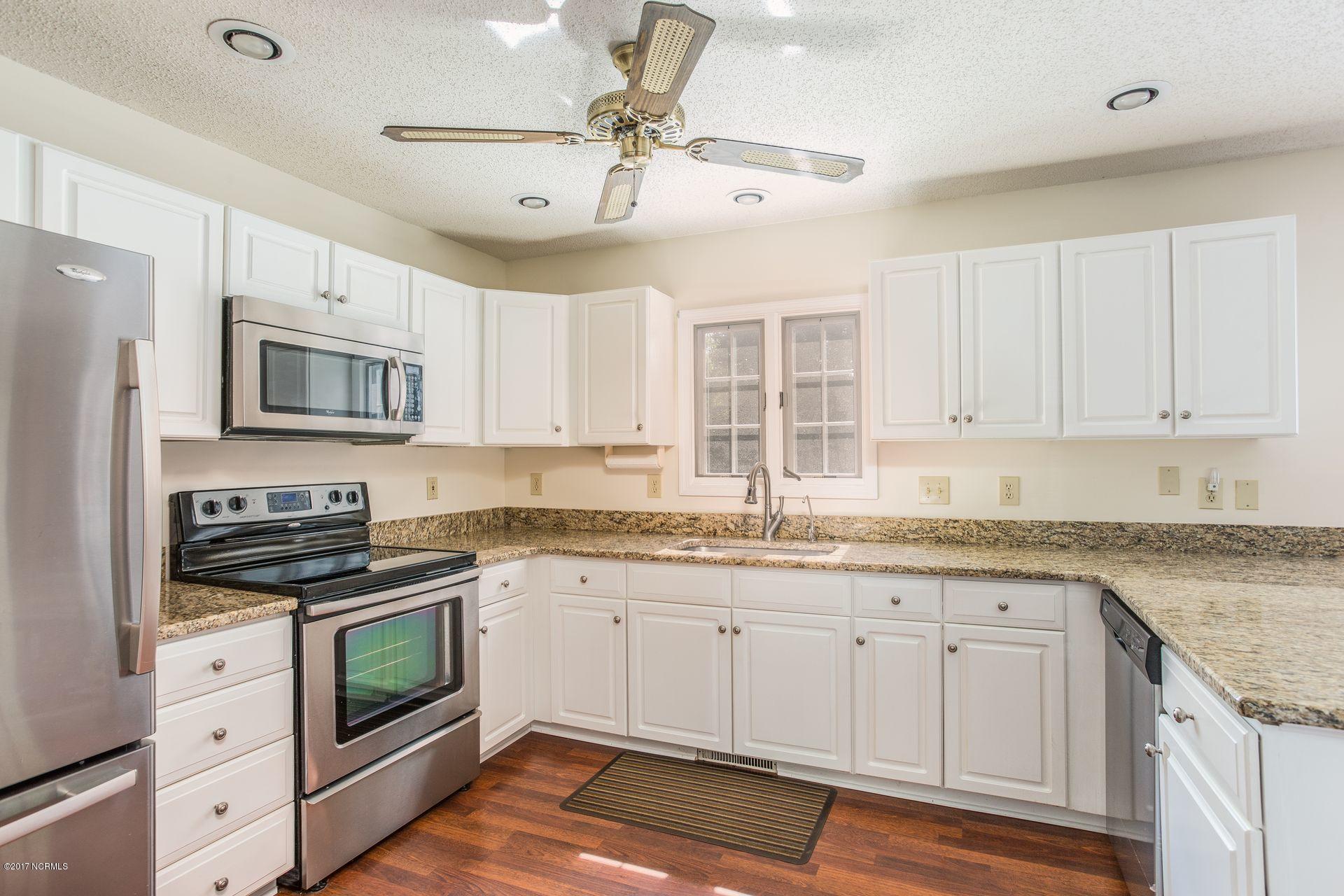 220 Windsong Road Wilmington, NC 28411 - Photo 12 of 30 11