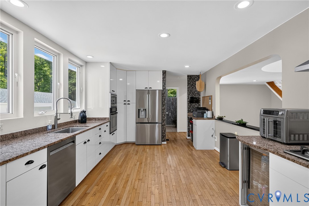 17089 Goshen Road Montpelier, VA 23192 - Photo 10 of 64 Stainless steel appliances, recessed lighting, woo